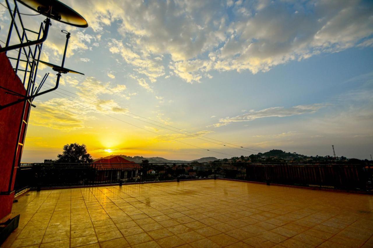 Peace Of Mind Suites Entebbe Exteriér fotografie
